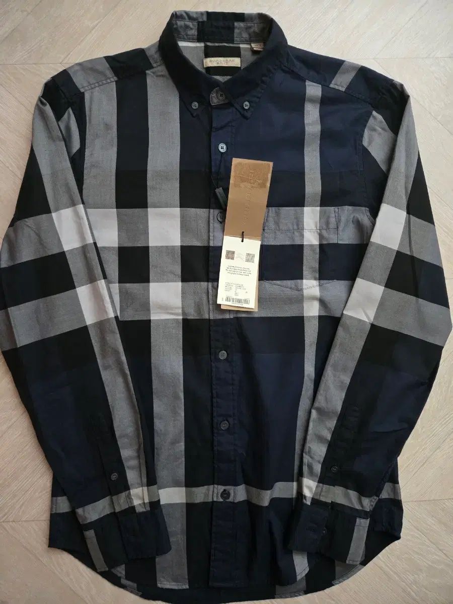 新品 バーバリー チェック シャツ メンズ ネイビー 出品