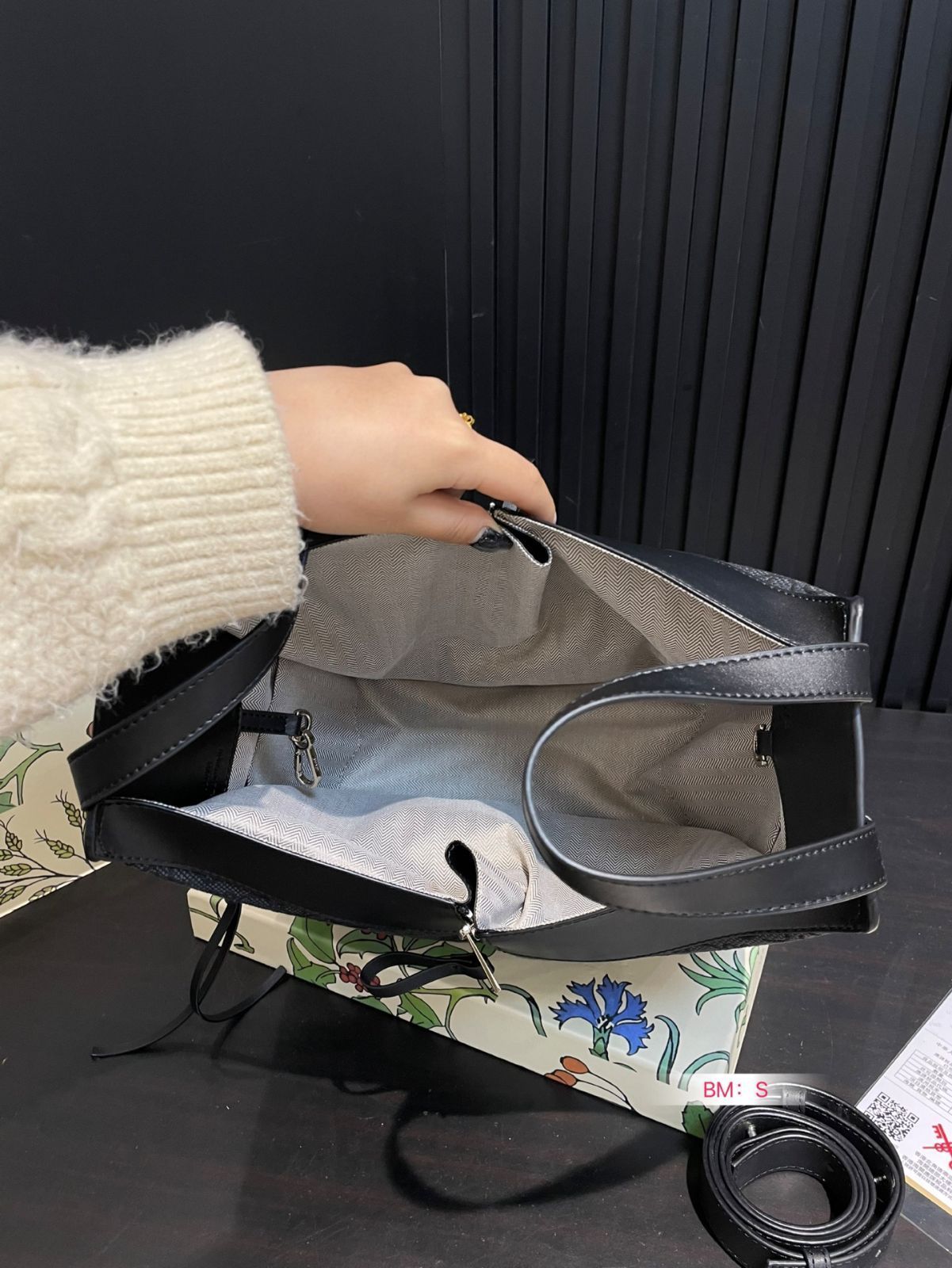 LOEWE ハンモック バケットバッグ ? 26×25cm [本日特価|新品未使用品]-WT0輸入