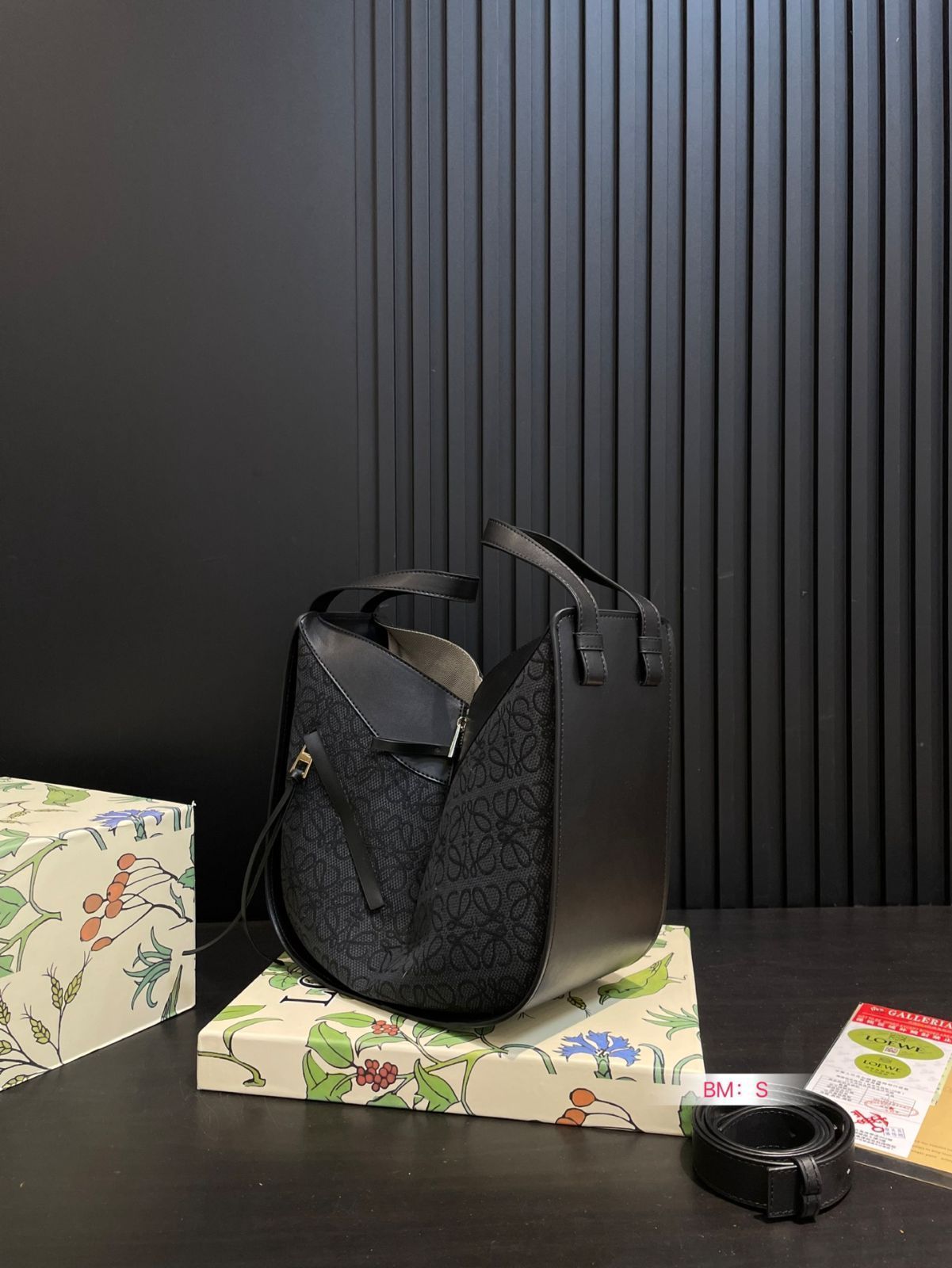 LOEWE ハンモック バケットバッグ ? 26×25cm [本日特価|新品未使用品]-WT0輸入