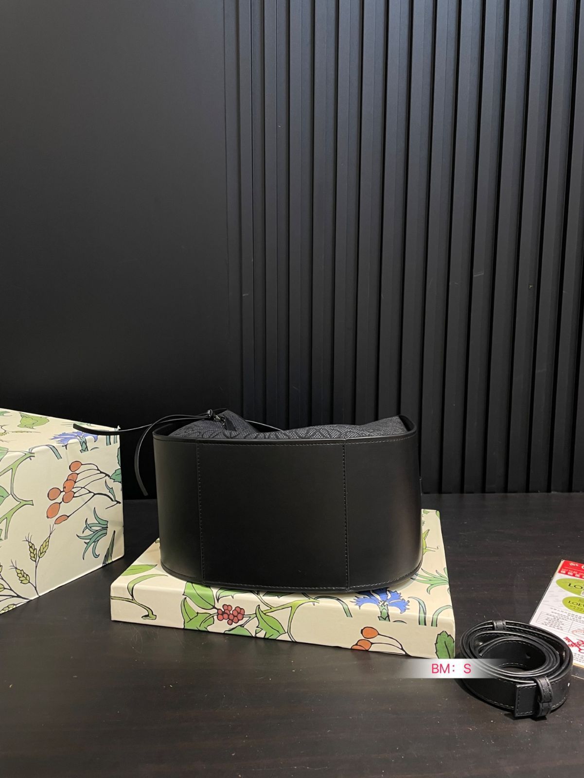 LOEWE ハンモック バケットバッグ ? 26×25cm [本日特価|新品未使用品]-WT0輸入