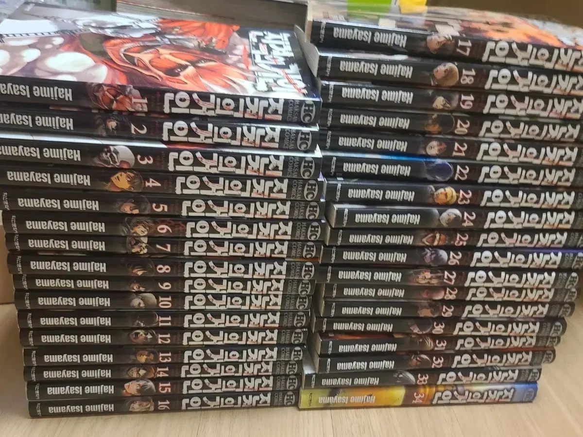 進撃の 巨人 全巻 漫画 1 34 巻 エレン リヴァイ エルヴィン ミカサ ハンジ アルミン ライナー