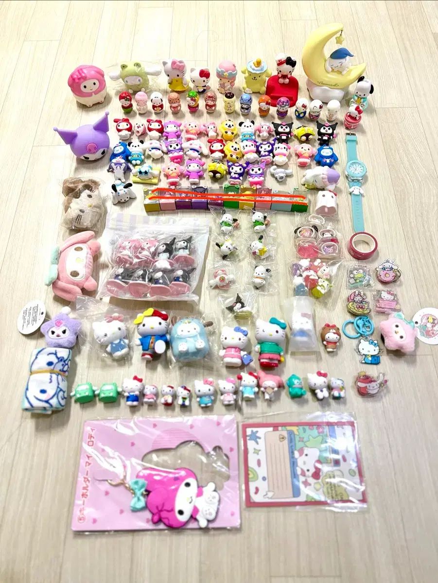 各種サンリオ ハローキティ 쌀알中・小・大フィギュアガチャグッズミニチュアセット100個以上 (まとめ売り)