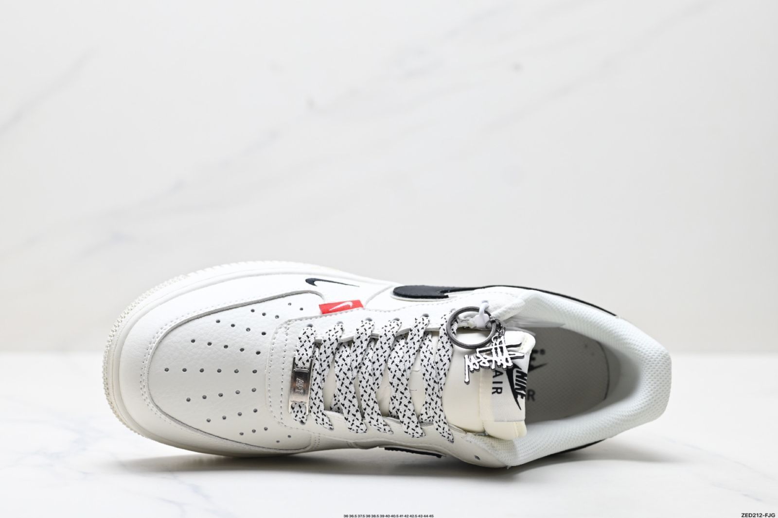 【今日特価】Nike AIR FORCE 1‘07 LV8 送料無料 在庫限定セール価格！
