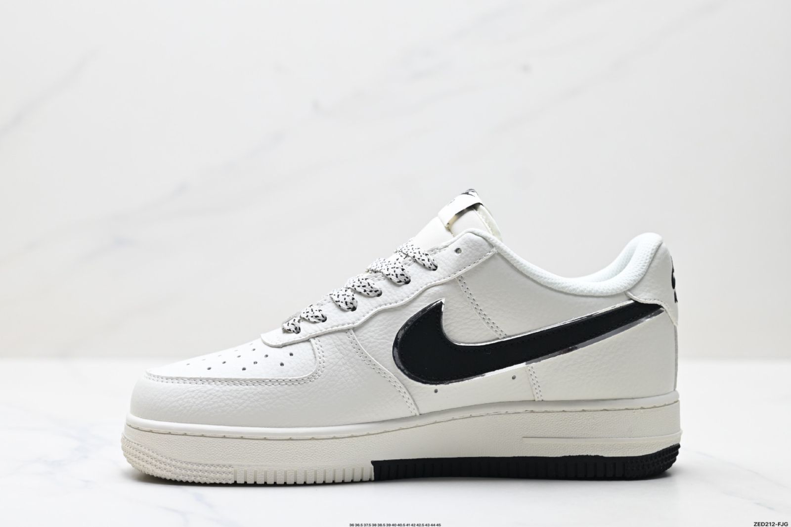 【今日特価】Nike AIR FORCE 1‘07 LV8 送料無料 在庫限定セール価格！