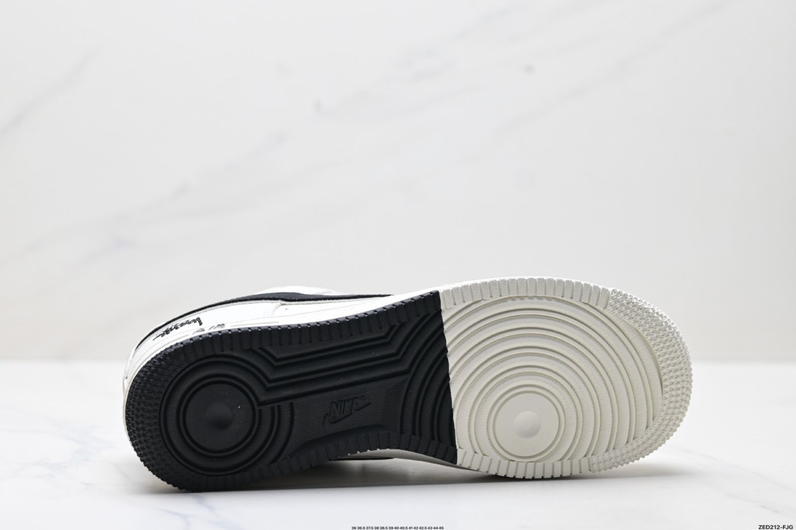 【今日特価】Nike AIR FORCE 1‘07 LV8 送料無料 在庫限定セール価格！
