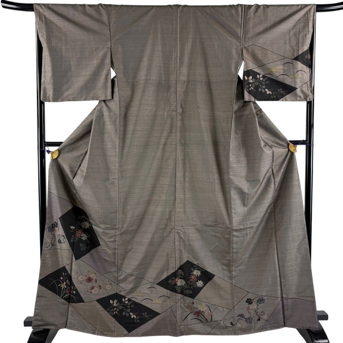 【美品】 付下げ 身丈165cm 裄丈66.5cm M 袷 大島紬地 証紙 菊 枝梅 焦茶色 正絹 秀品 【中古】