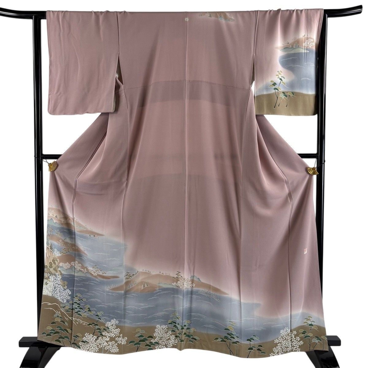 【美品】 訪問着 身丈161.5cm 裄丈64cm M 袷 落款 松 水辺の風景 ぼかし 灰桜 正絹 秀品 一つ紋 【中古】