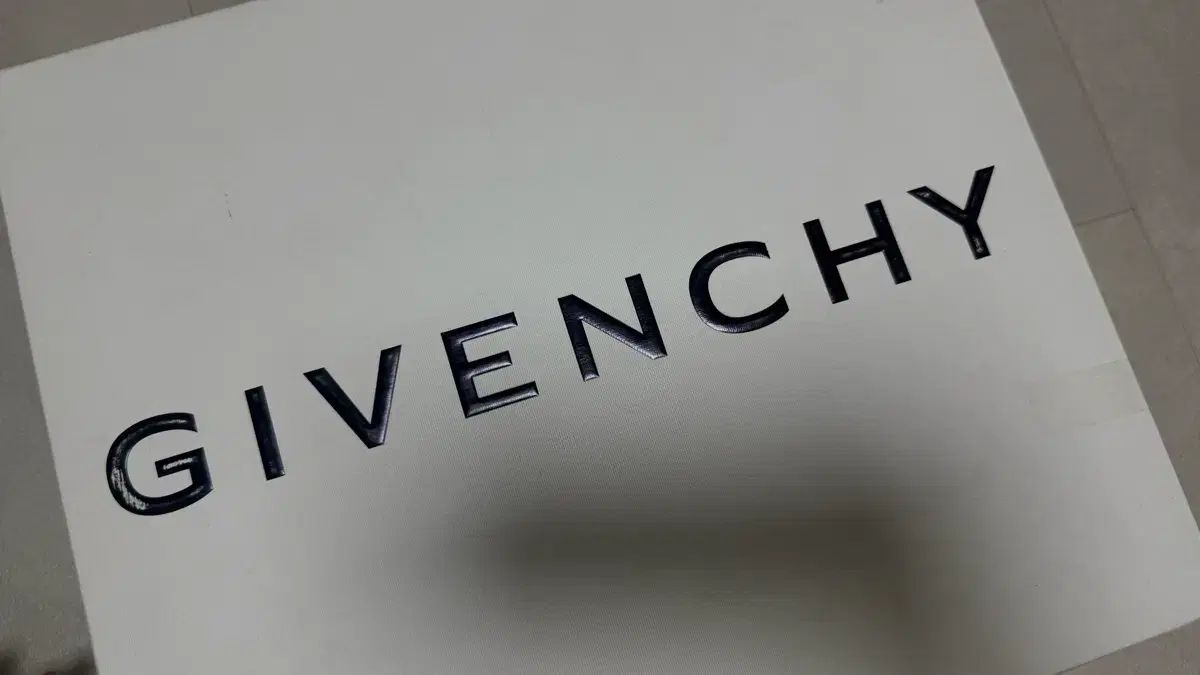 正規品 新品 Givenchy スニーカー 35 5