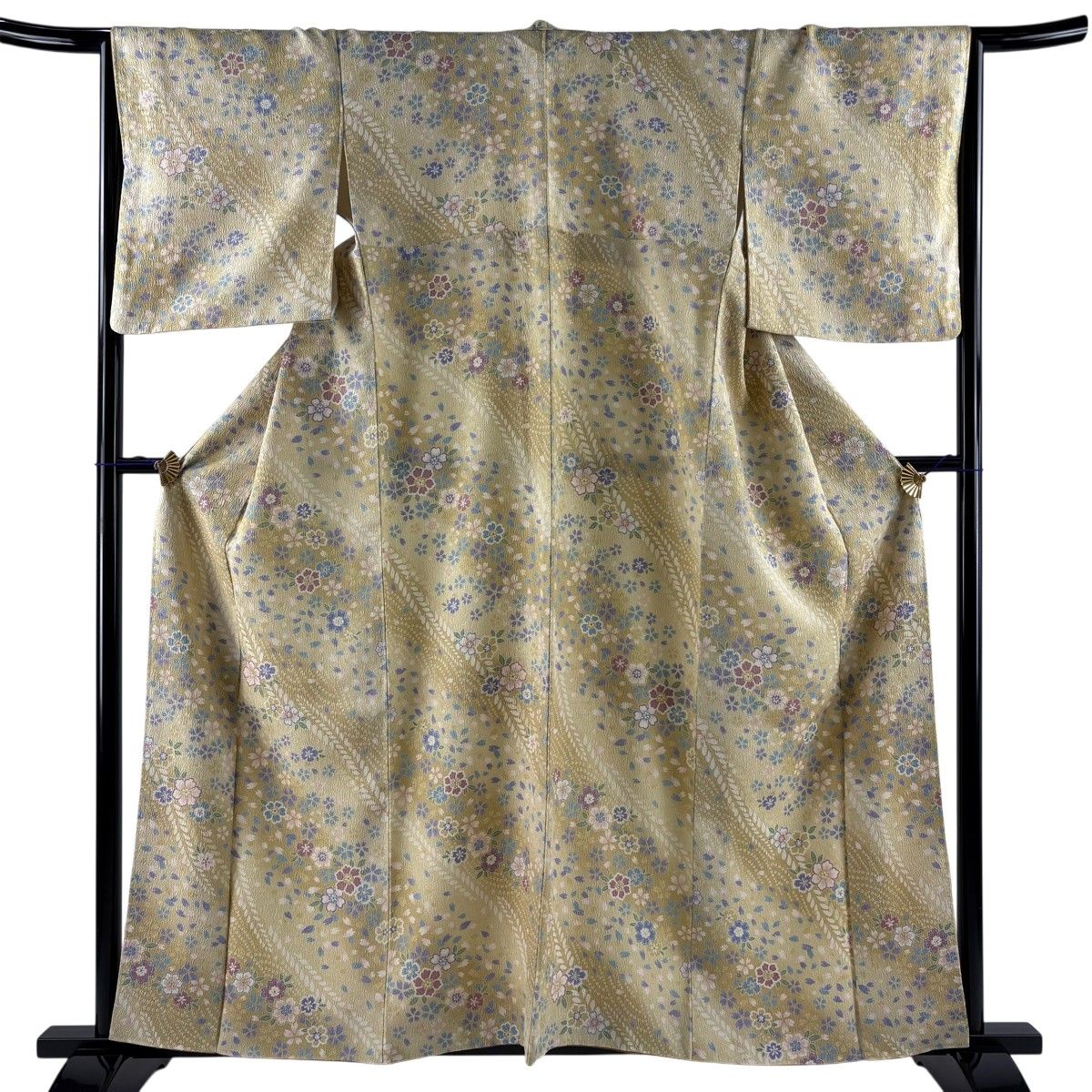 【美品】 小紋 身丈159cm 裄丈66.5cm M 袷 桜 桜の花びら ぼかし ベージュ 正絹 秀品 【中古】