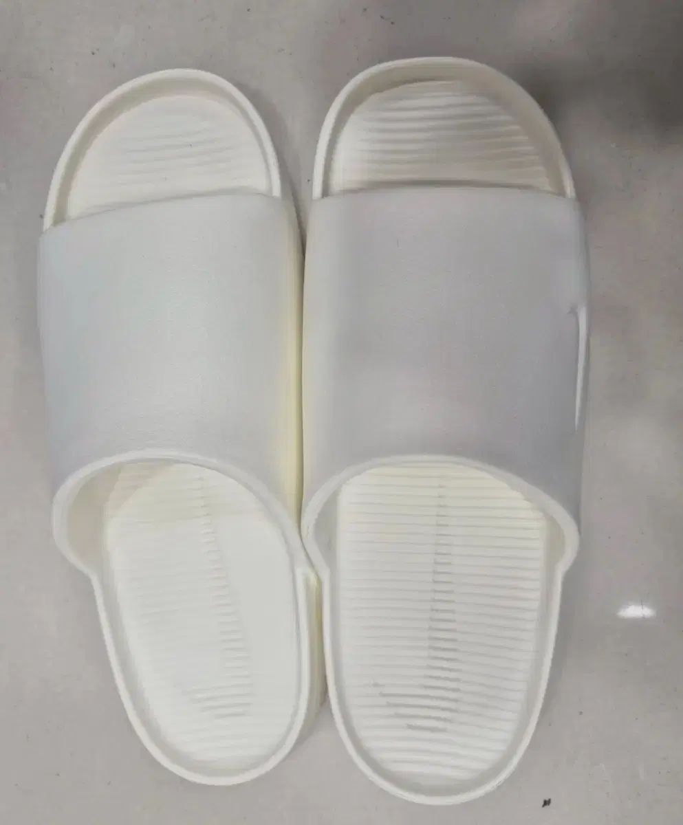 280 85 オススメ/M12 NIKE カム スライド スリッパ 8,026円
