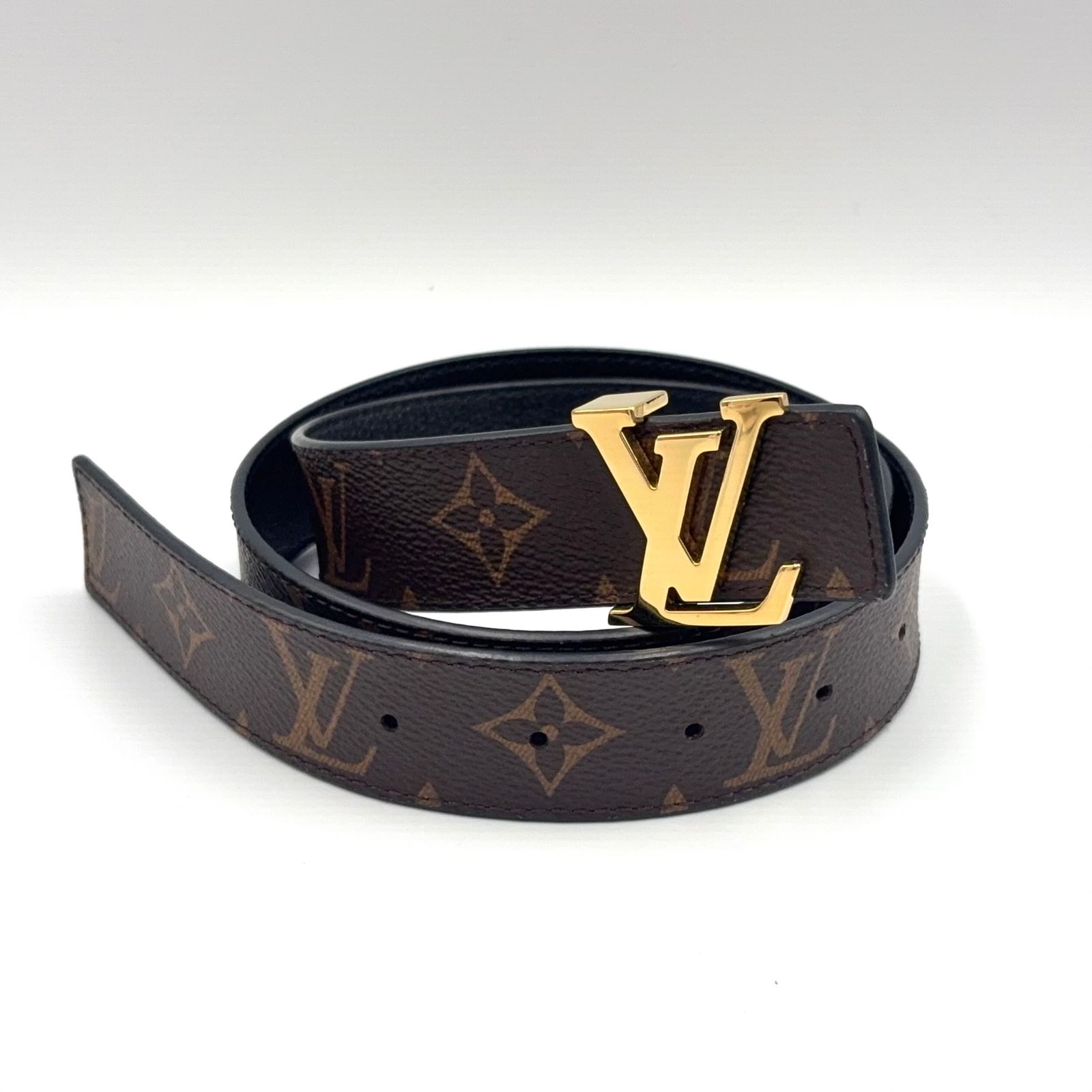 【新着】LOUIS VUITTON サンチュール LVイニシャル リバーシブル レザー、PVC ブラウン、ブラック ベルト ゴールド M0565 41,275円