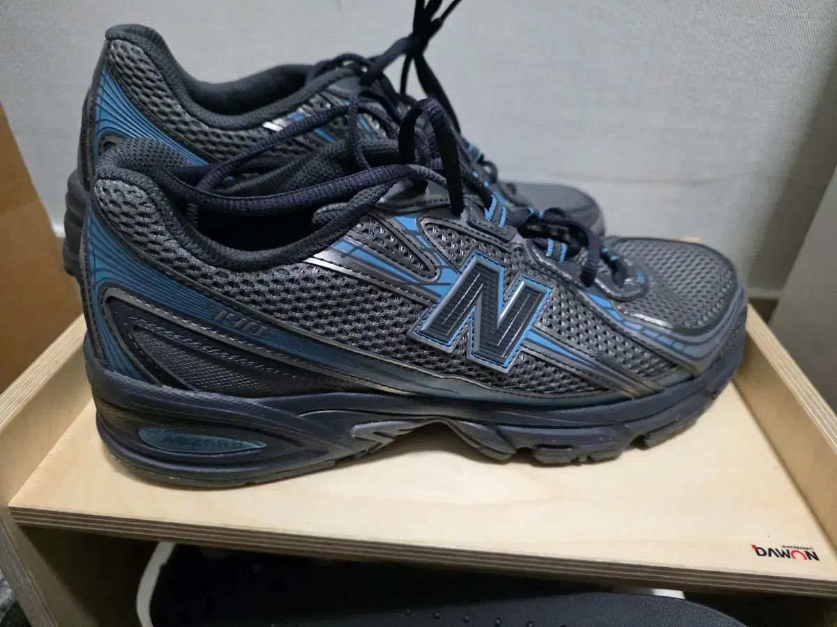 ニューバランス740 275 9,718円