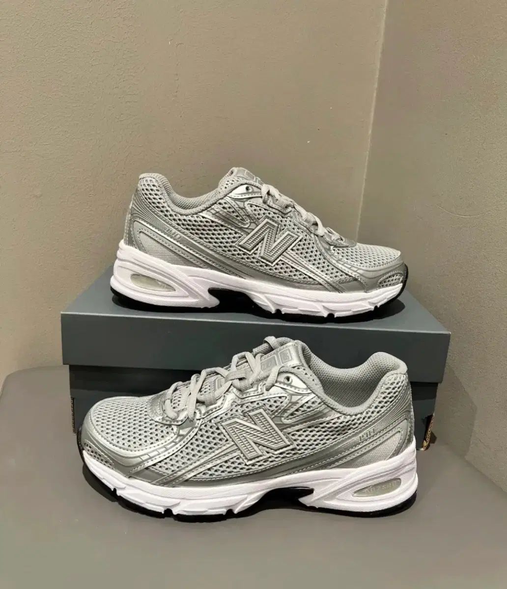 New Balance ユニセックス スニーカー 740 キャッスルロック スレート グレー 7,254円