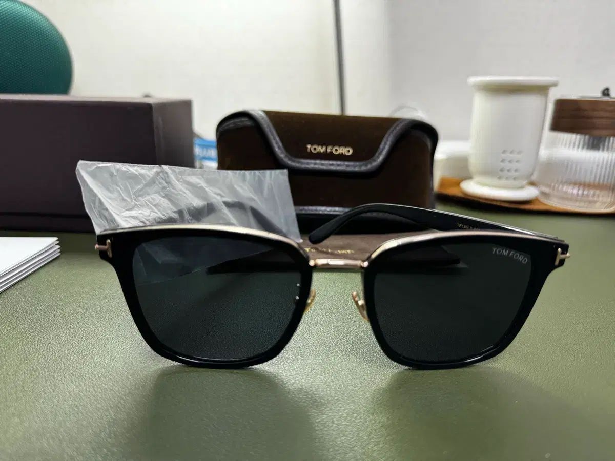 (新品)26ss新作 TOM FORD トムフォード TF-1384-K-5601A 39,157円