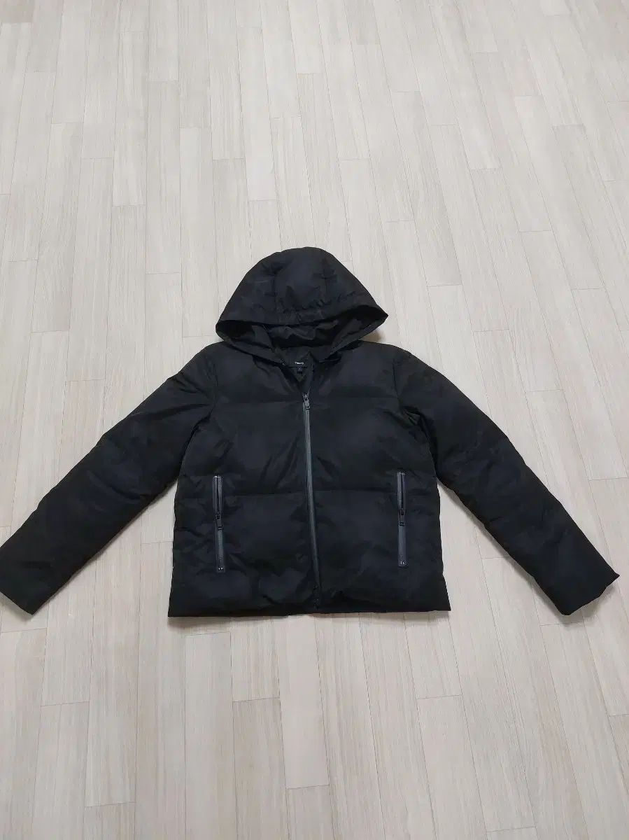 セオリー ダウン 22,589円