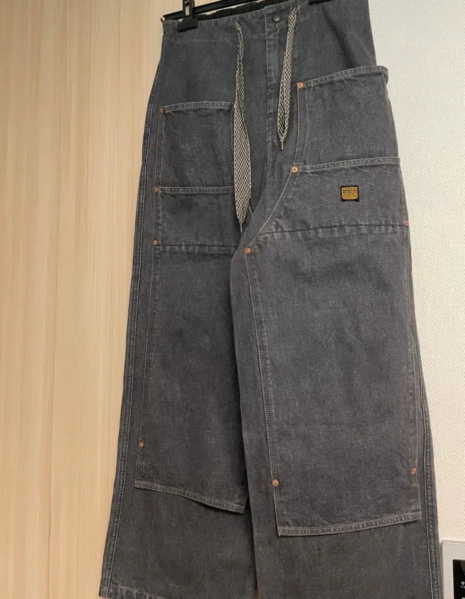 出品) 3 キャピタル ダブルニー イージー パンツ ブラック キナリ