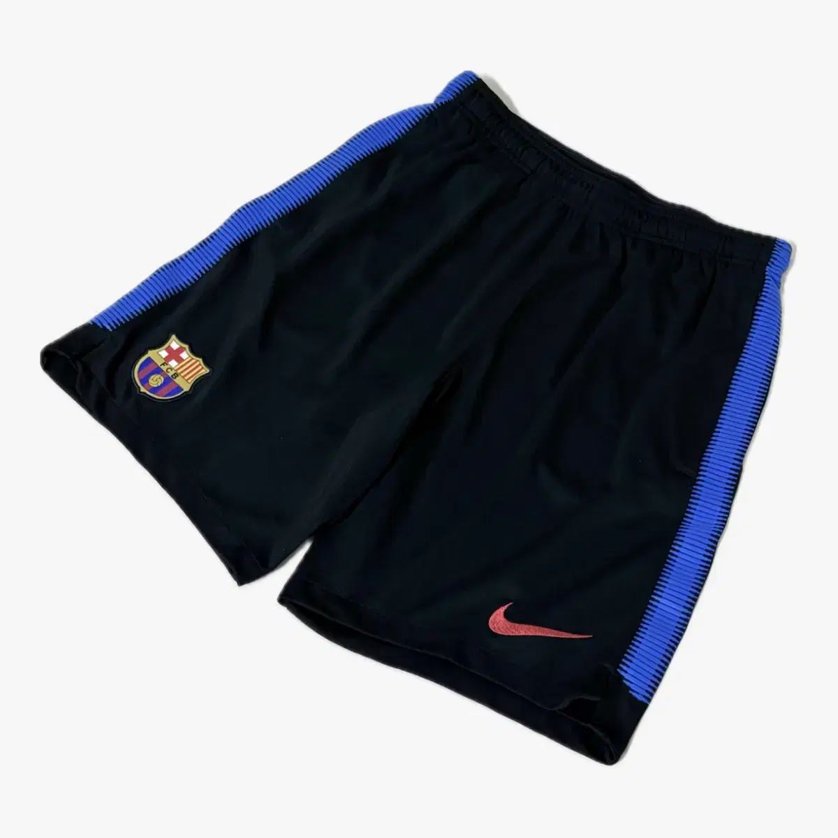 ほぼ新品 17-18 バルセロナ ハーフパンツ アセンティック トレーニングパンツ 出品
