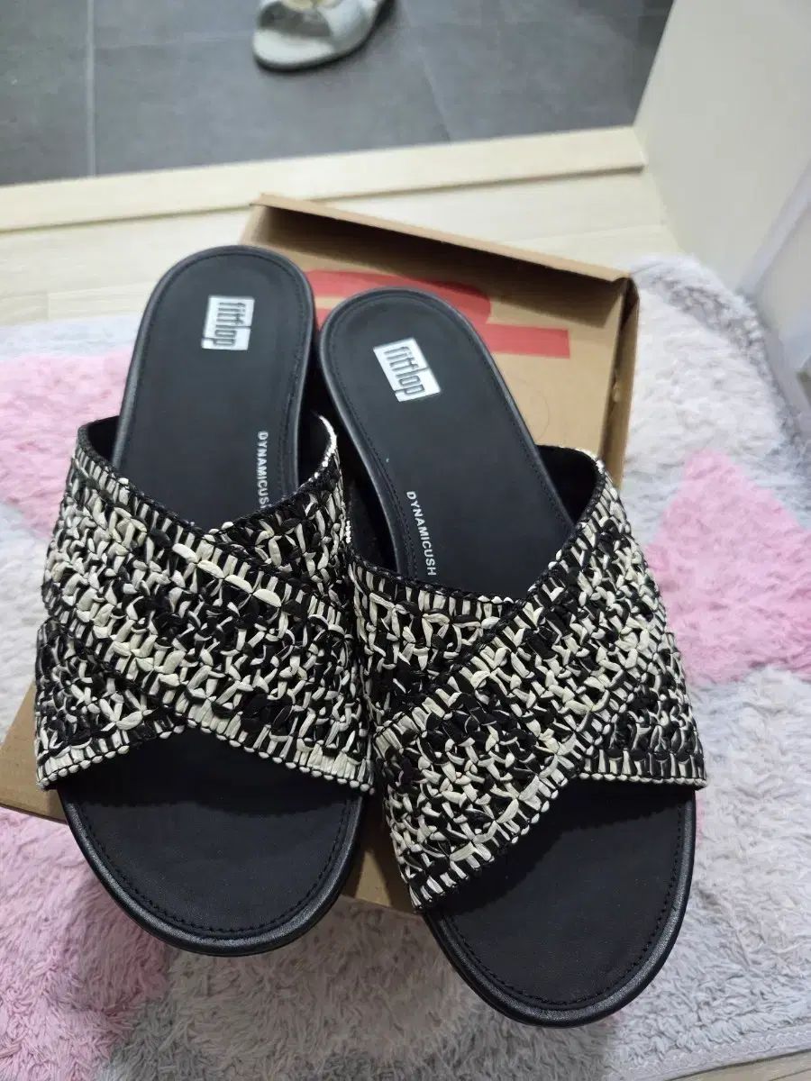 FITFLOP フィットフロップ クロススライド