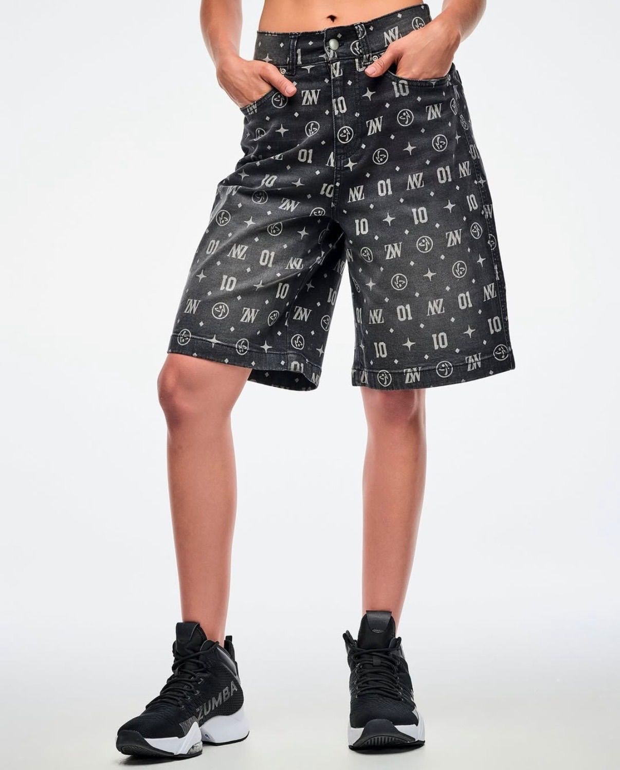 ズンバ正規品　ジョーツ　Dale-Z Denim Jorts Ｌサイズ　美品 レディース Dale-Z Denim Jorts ズンバ 正規品 ZUMBA