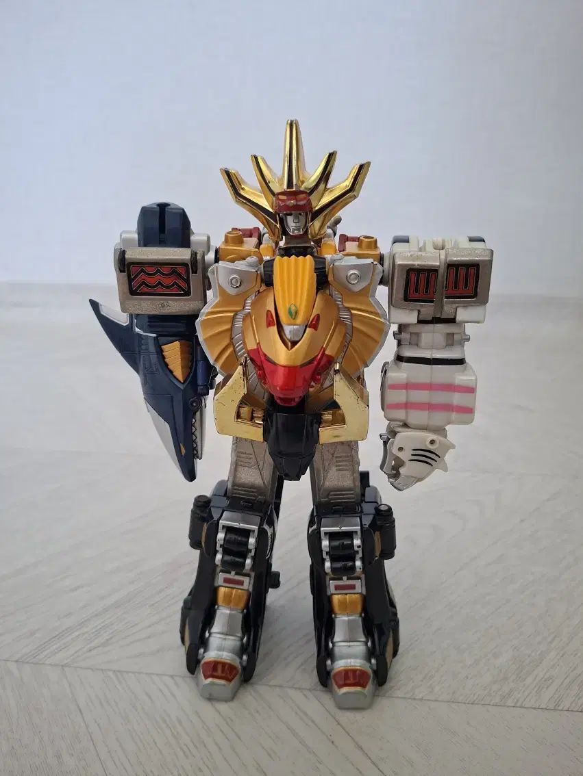 バンダイ パワーレンジャー ジャングルフォース ジャングルキング 出品