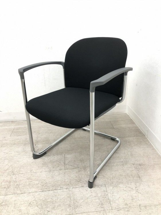 【中古品】アイコ MC-800シリーズ スタッキングチェア MC-875FBK ブラック 6,098円