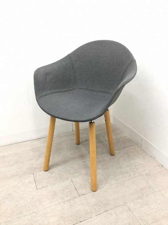 【中古品】TOOU(トゥー) ミーティングチェア グレー