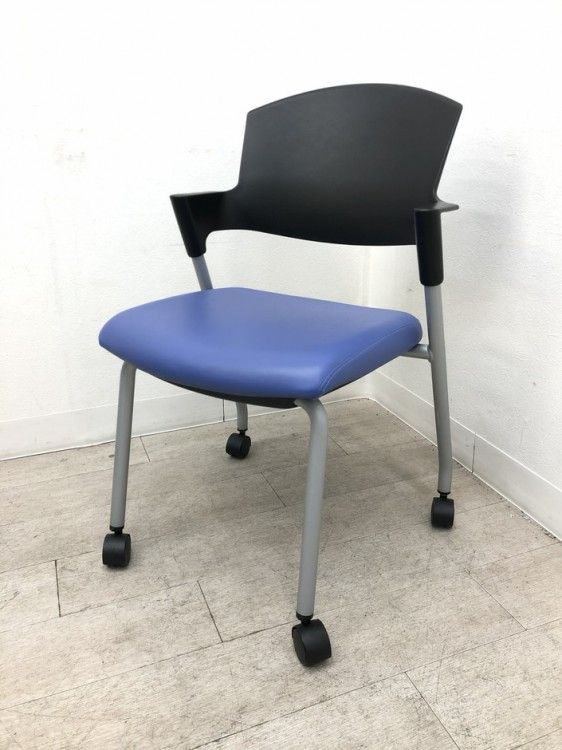 【中古品】コクヨ プロッティシリーズ スタッキングチェア ブルー 8,109円