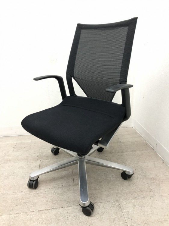 【中古品】ウィルクハーン 固定肘付モダスチェア 275-75 ブラック