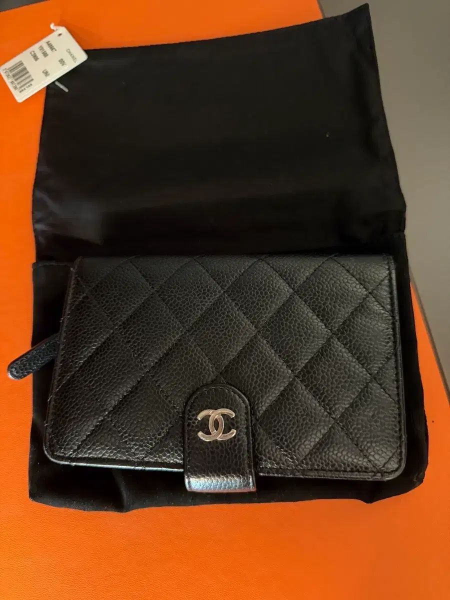 シャネル Classic キャビア 財布 ブラック
