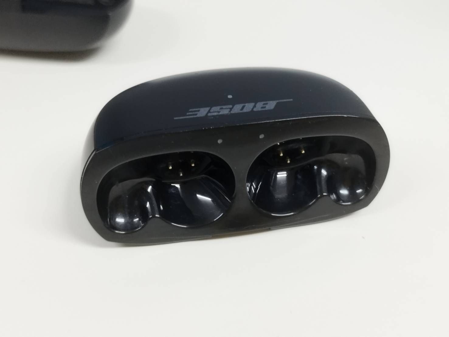 ジャンク】BOSE Ultra Open Earbuds/438926/ブラック/充電ケースのみ