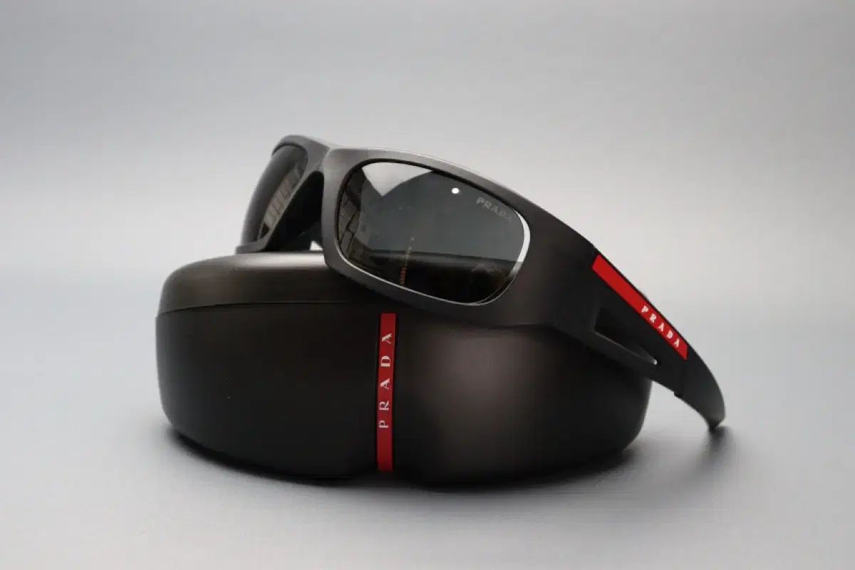 PRADA サングラス 32,487円