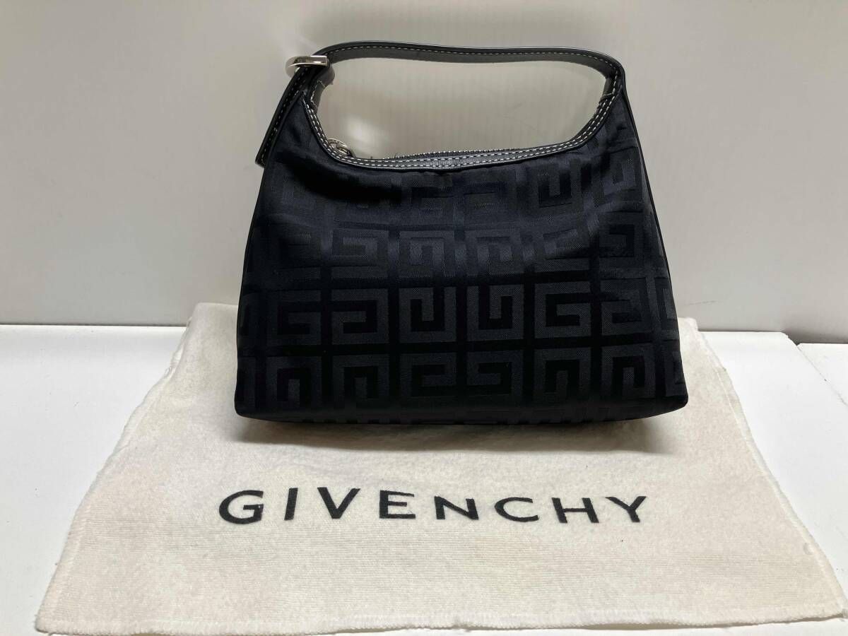 GIVENCHY（ジバンシィ）4Gロゴ（総柄）ナイロン/キャンバス素材 / アクセサリーポーチ（ミニハンドバッグ）ブラック 小さめ
