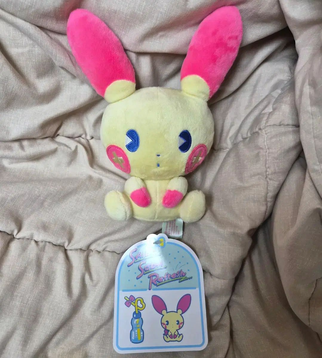 PLUSH 出品) ポケモン サイコ ソーダ ミネラル サイダー フレッシュ ぬいぐるみ プサン 釜山 ポップアップ マノン（MY） ポッチャマ アローラ ロコン ジラーチ マリル デンリュウ 狗巻 棘