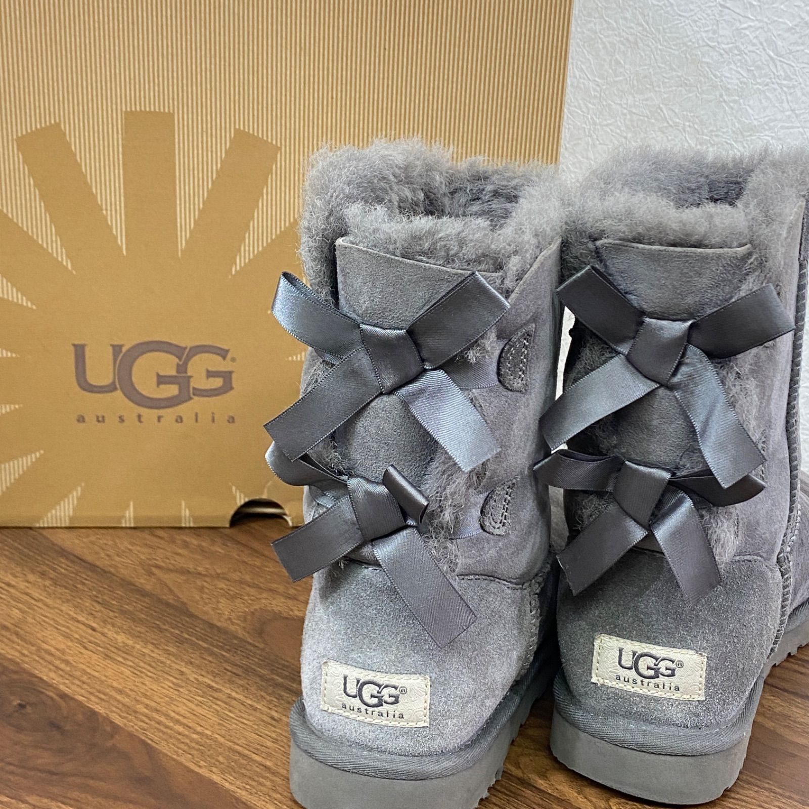 アグ　UGG リボン　ボワブーツ　[W BAILEY BOW] グレー　(サイズ23) 箱あり　　　@川
