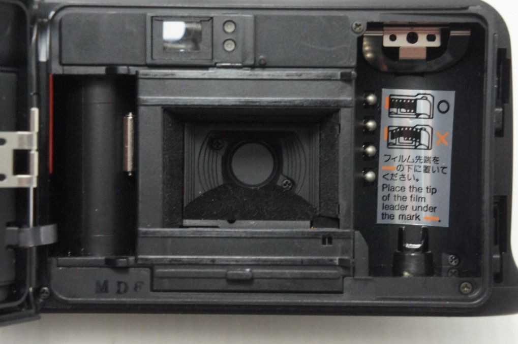 送料無料】良品 KYOCERA 京セラ Slim T (Carl Zeiss Tessar 35mm F3.5