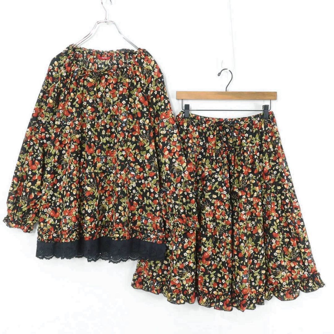 【美品】ピンクハウス★可愛い!苺が舞い散る!スノーベリーpt チュニック・スカートセットアップ 2点セット 黒系* z19550