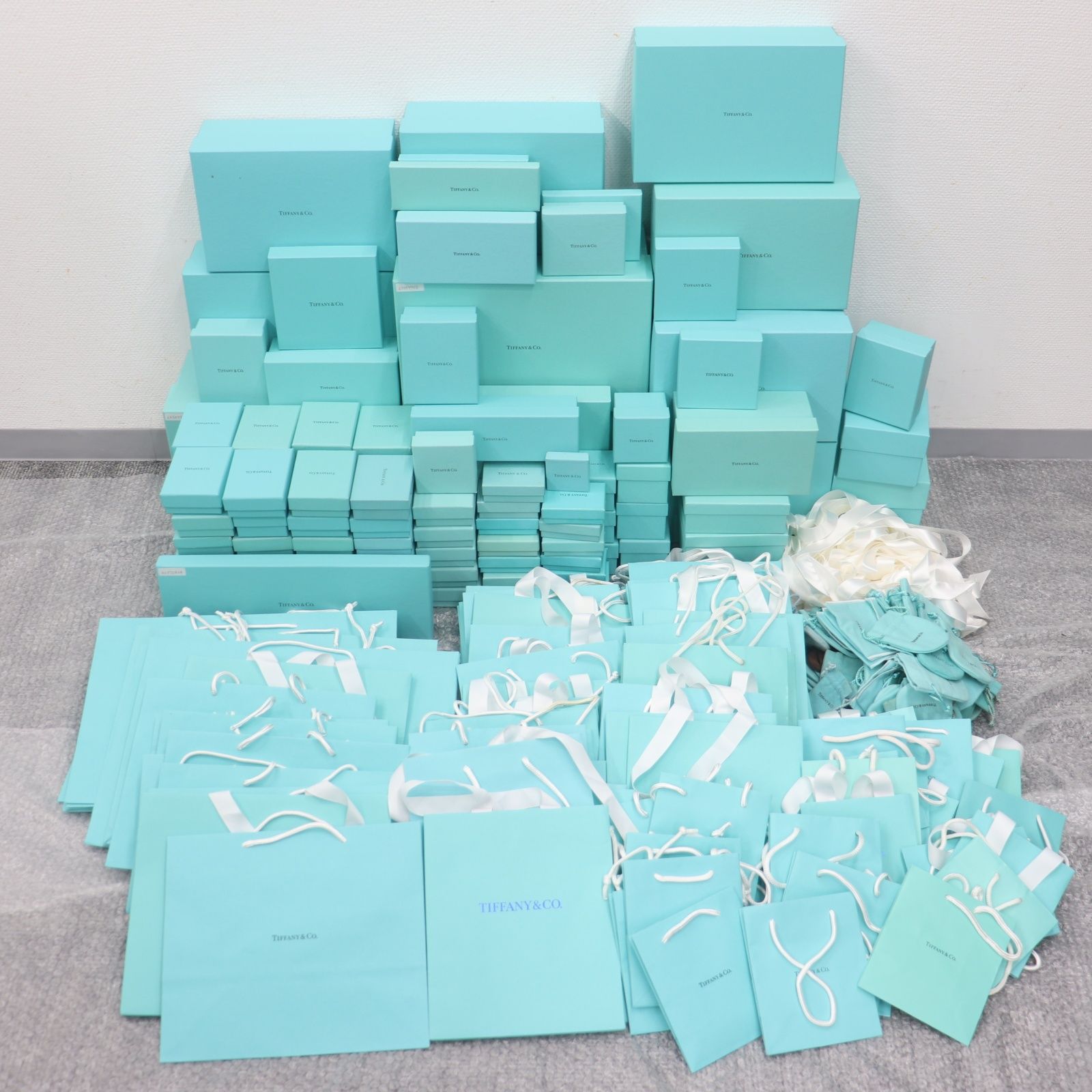 ITI0JG20AD4E TIFFANY ティファニー BOX 空き箱 ショッパー 保存袋 リボン クロス ブルー 紙袋106枚 箱109個