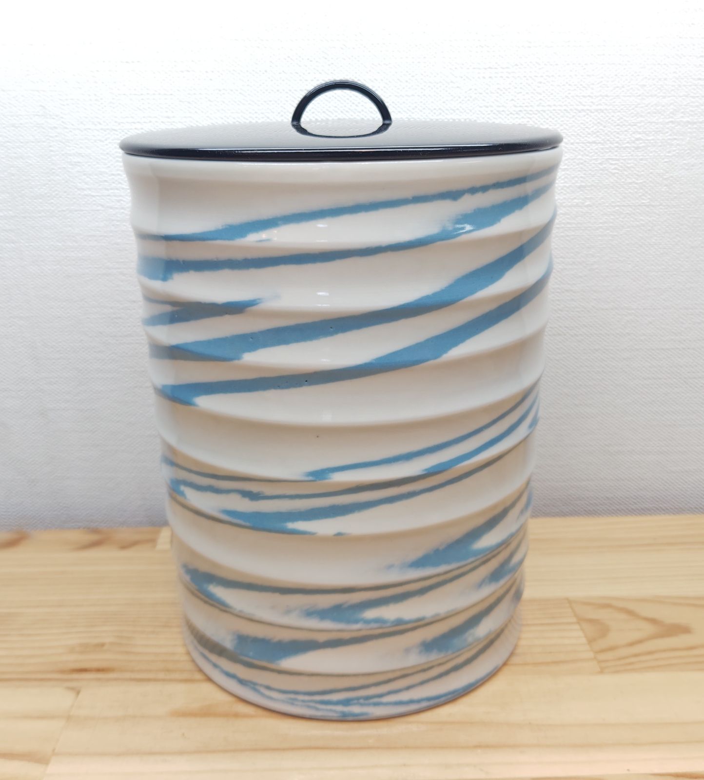 【逢絢亭・新品】茶道具 水指 細水指 京焼 練込手細水指 真塗の塗蓋 今岡妙見 共箱入り