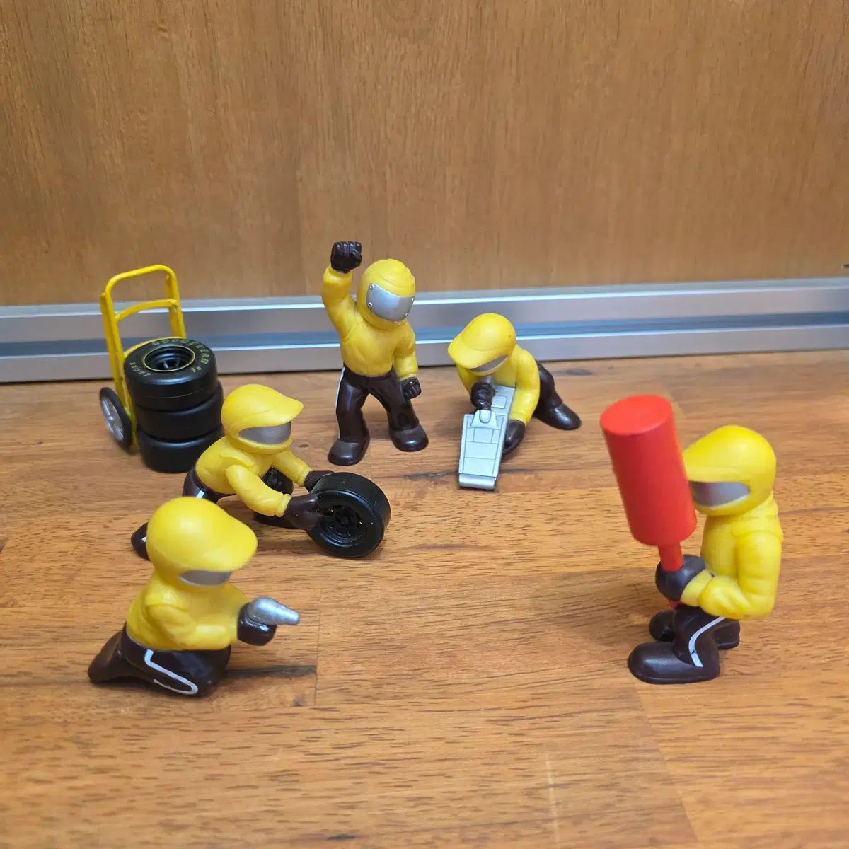 Winners Circle NASCAR Pit Crew Series Yellow Version