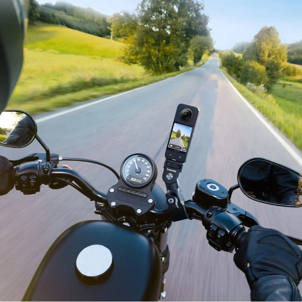 Insta360 バイクアクセサリキット CINSAAVY-ECOS アクション自撮り棒 microSDカード付 新品未開封 全国送料無料※一部除く