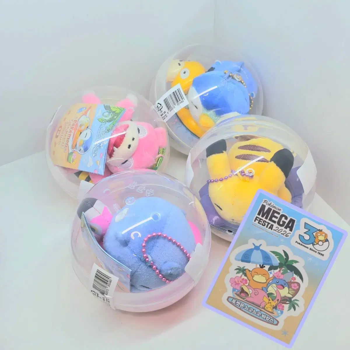 ステッカー贈呈 4種フルセットSET ポケモン プサン 釜山 ゆったりバカンス チューブ ガチャ ポップアップ デオレオ ピカチュウ ポッチャマ ヤドン プサン 釜山 マスコット ぬいぐるみ キーホルダー まとめ セット フルセット