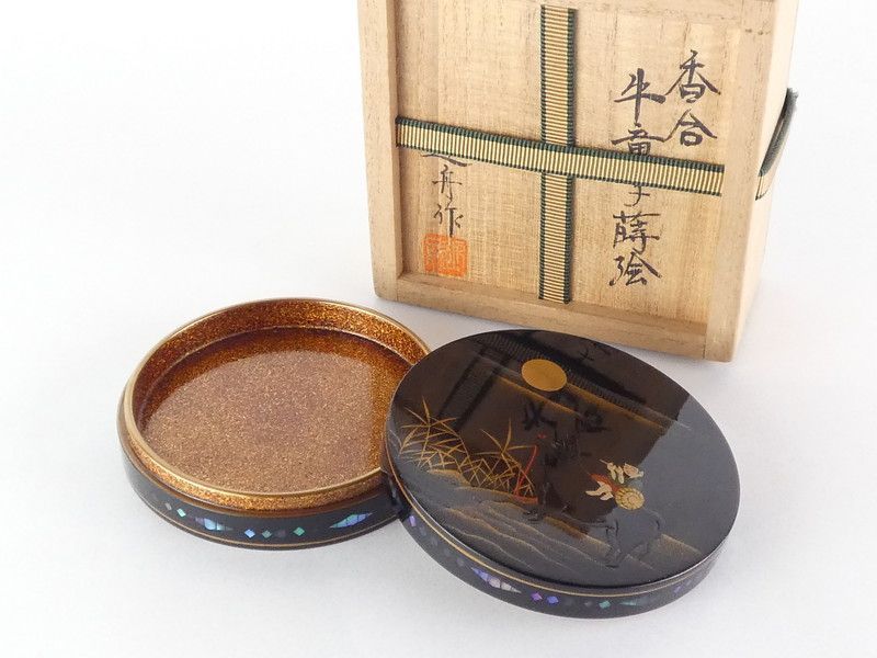迎舟(山崎博) 作「牛童子蒔絵 香合」共箱 保証品 螺鈿 内梨地 茶道具 /R(tg1)