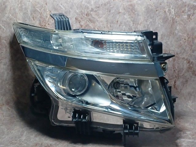 エルグランド PNE52 右ヘッドランプ・ヘッドライト 350ハイウェイスター コイト 100-23009 26010-1JB1A
