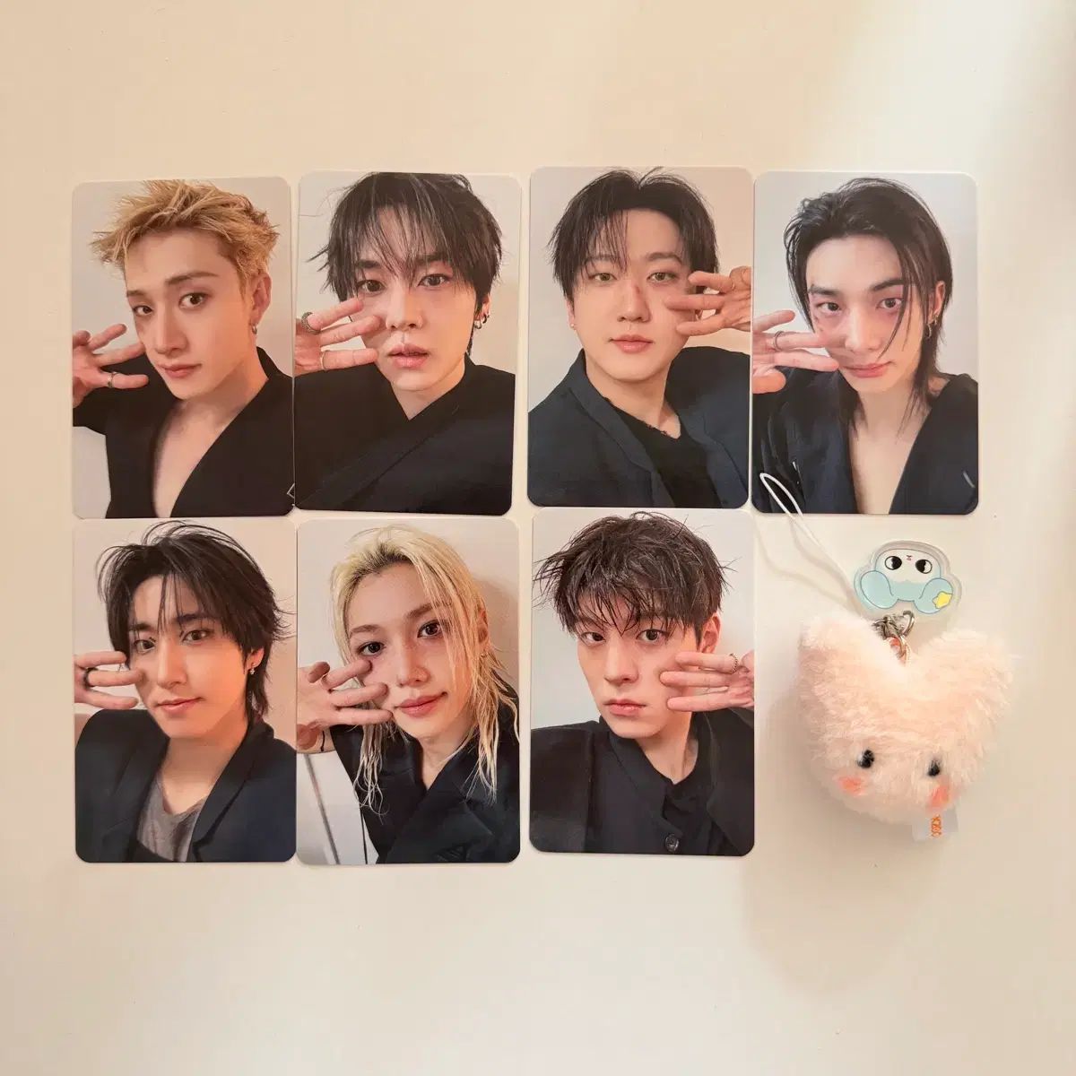 Stray Kids(ストレイキッズ・スキズ・SKZ) SKZ RUN-IT コンサート 7/29 入場 トレカ 入場 特典 + FoxI.Ny ポンポンキーホルダー 8,928円