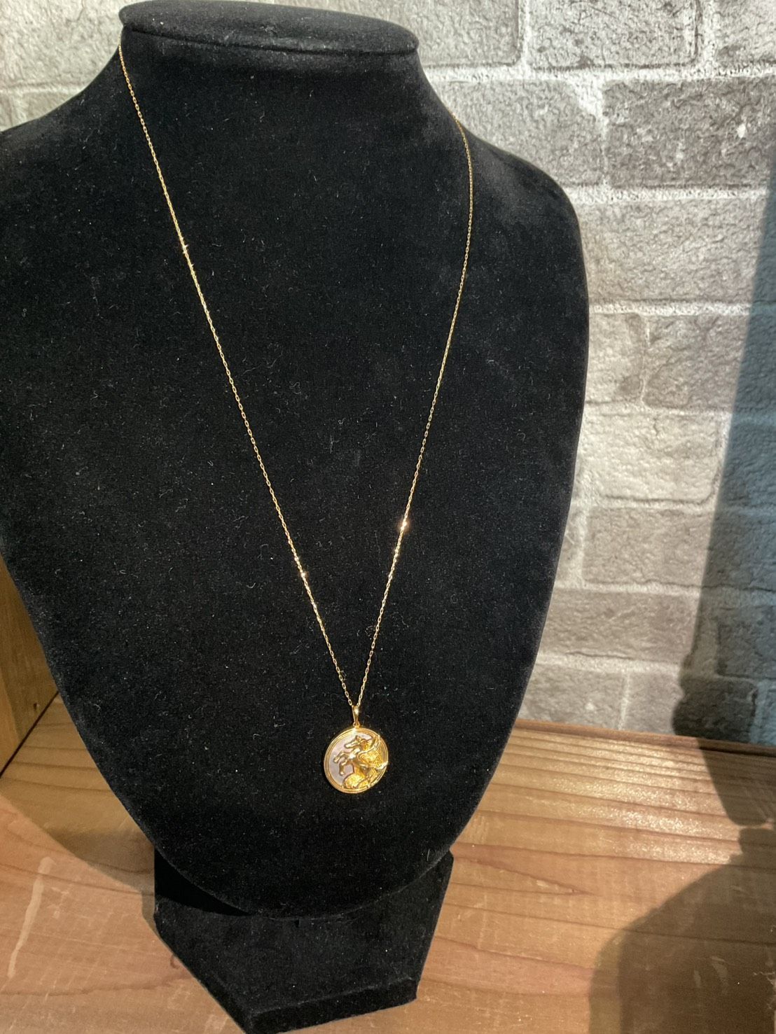 中古美品 星座コイン　馬　トップゴールド　ネックレス　K18　3ｇ