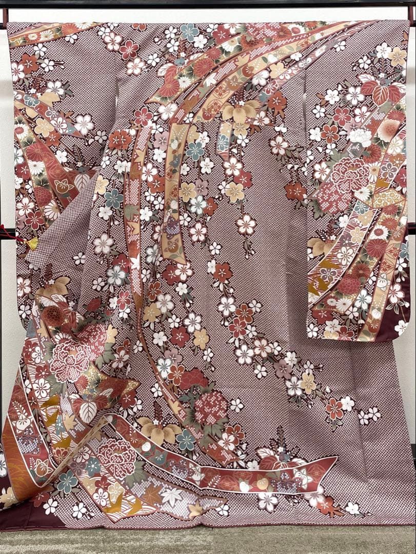 ポリエステル振袖 四季の花々 紋意匠 新品未使用品 身丈172cm MOP640