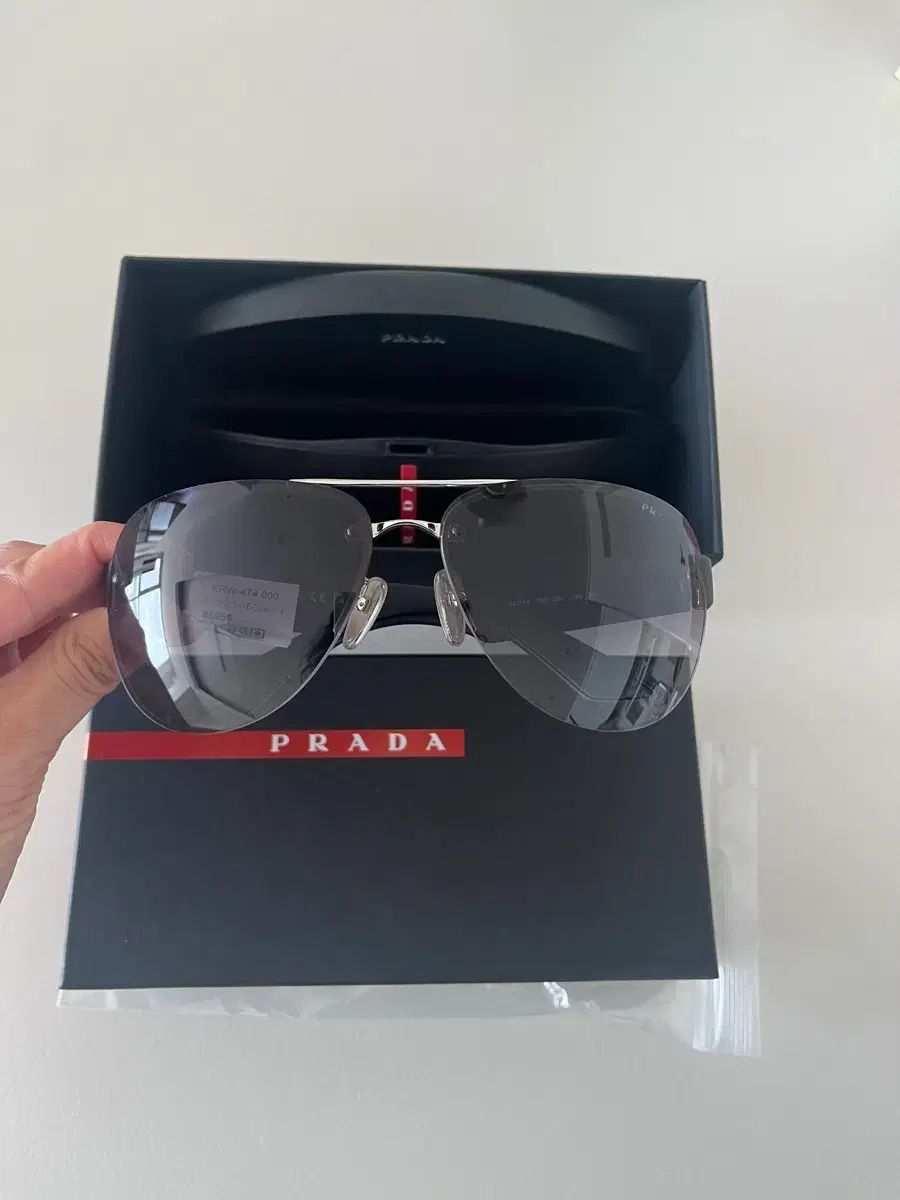 プラダ サングラス (正規品 新品) 24,629円