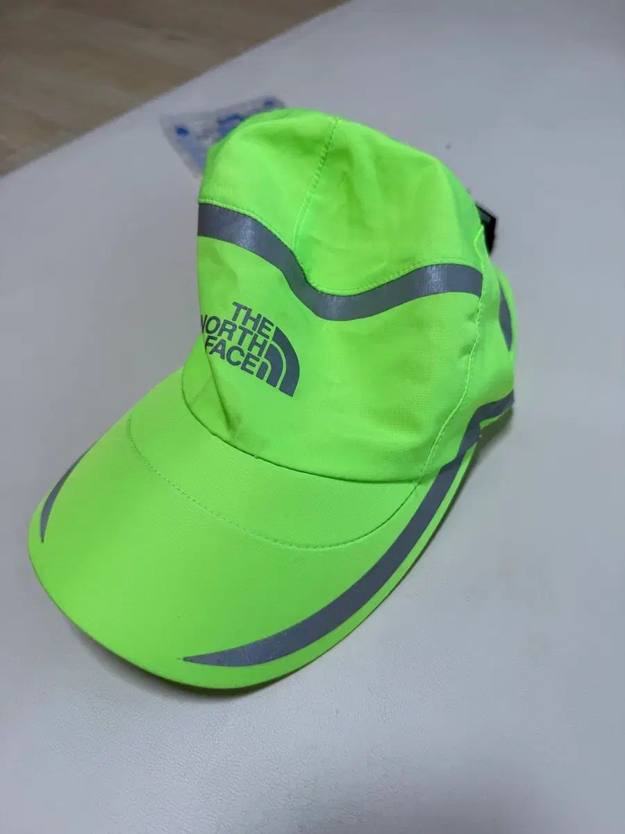 THE NORTH FACE ザノースフェイス 蛍光 ベースボールキャップ