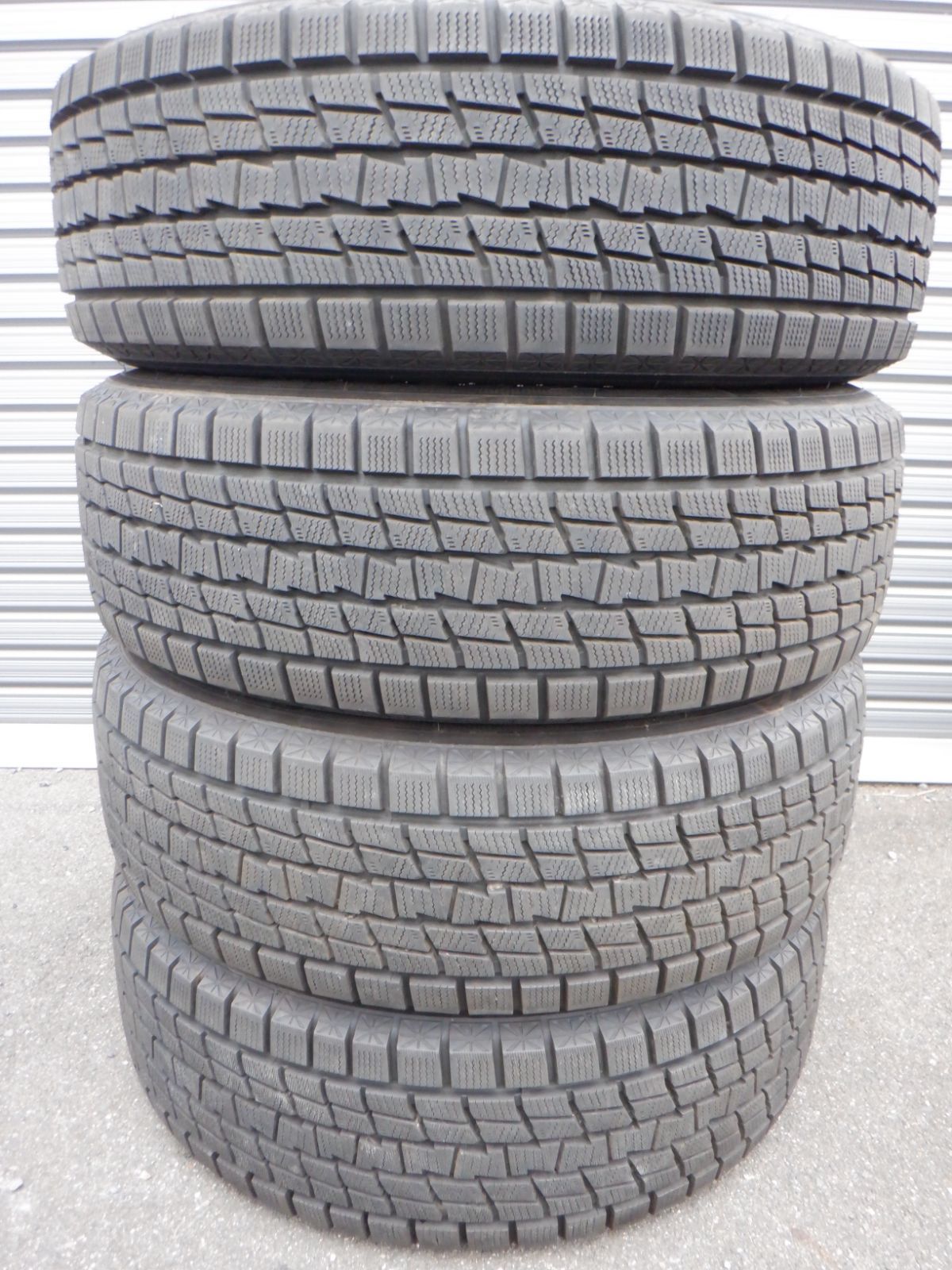 未使用に近い　225/65R17　４本　グッドイヤー　アイスナビSUV　RAV4　ハリアー　レクサスNX　CX-5等に 7,500円