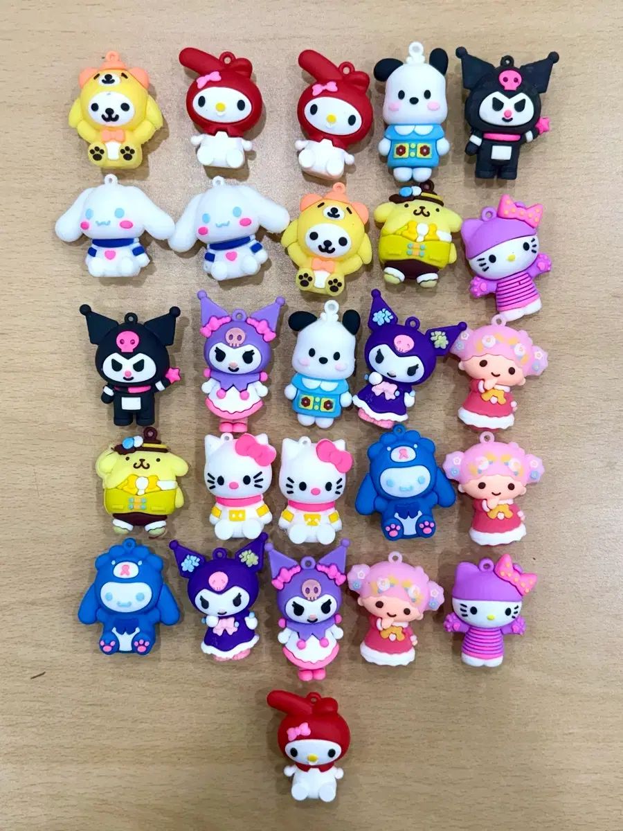 各種 Sanrio(サンリオ) シナモロール、マイメロディ、クロミ などゴム製フィギュア 26個 まとめ 在庫処分